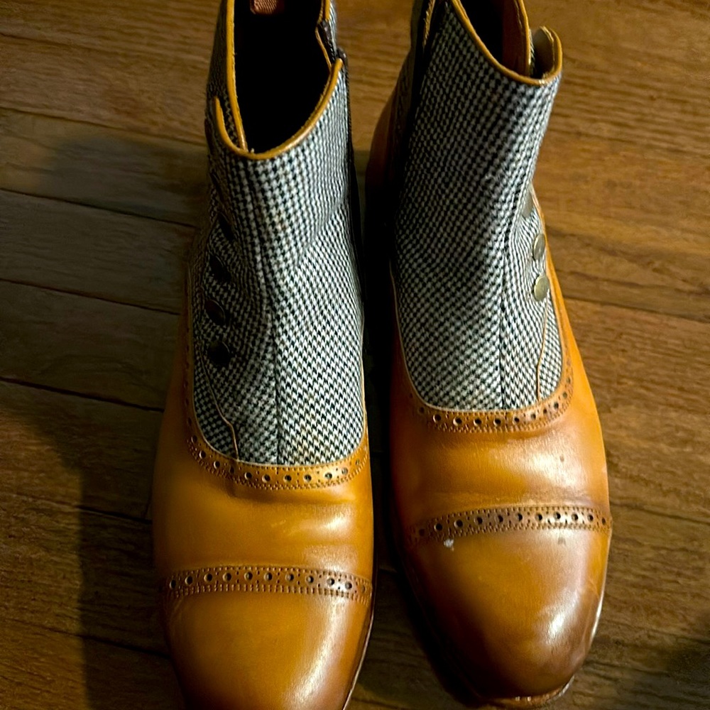 Stylish and smooth Taft boots!!! These boots were made for Pop star